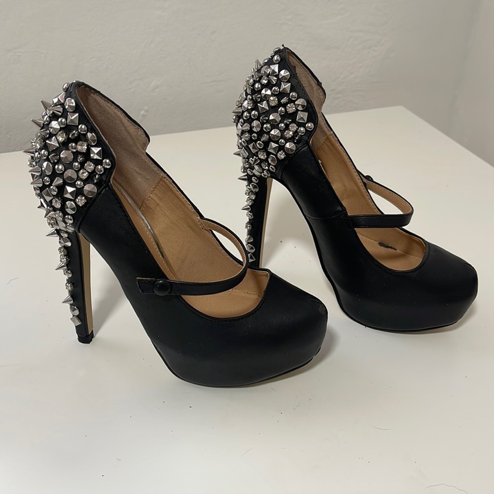 Colin Stuart heels